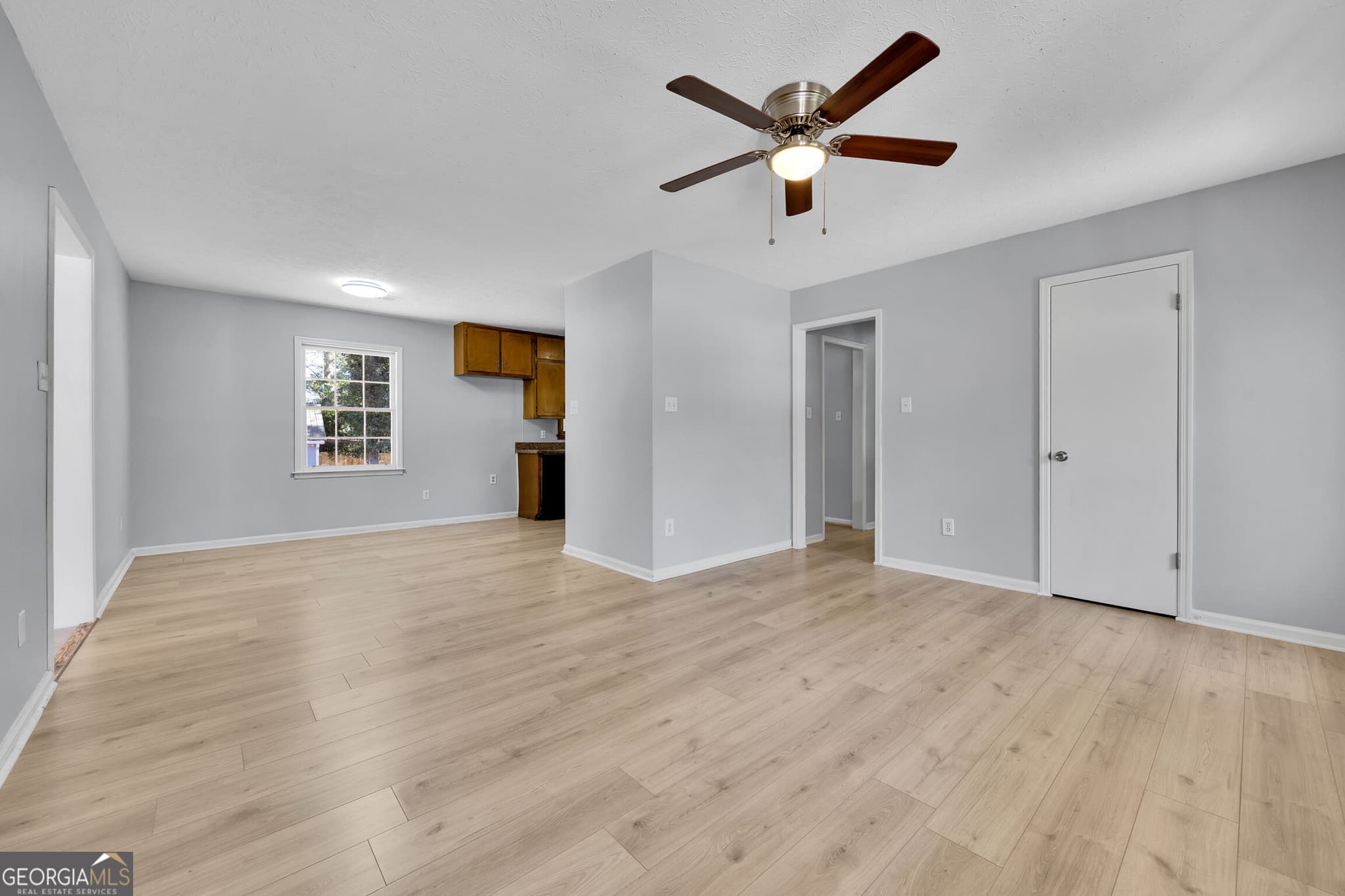 3 bedroom, 1 bathroom, 1,375 sq ft single family residence for sale at 471 Womack Road, Covington, GA 30016 — photo 9
