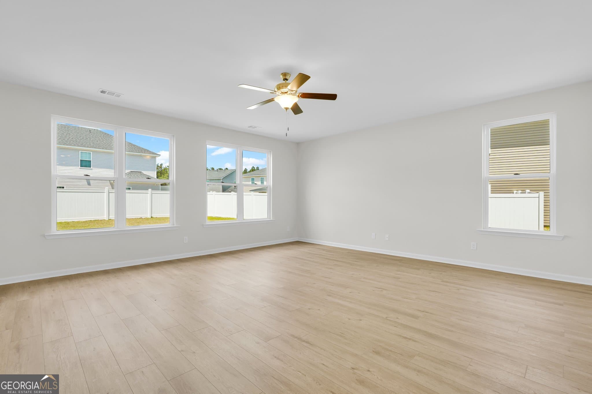 4 bedroom, 3 bathroom, 3,081 sq ft single family residence for sale at 206 Daniel Trent Way, Kingsland, GA 31548 — photo 4