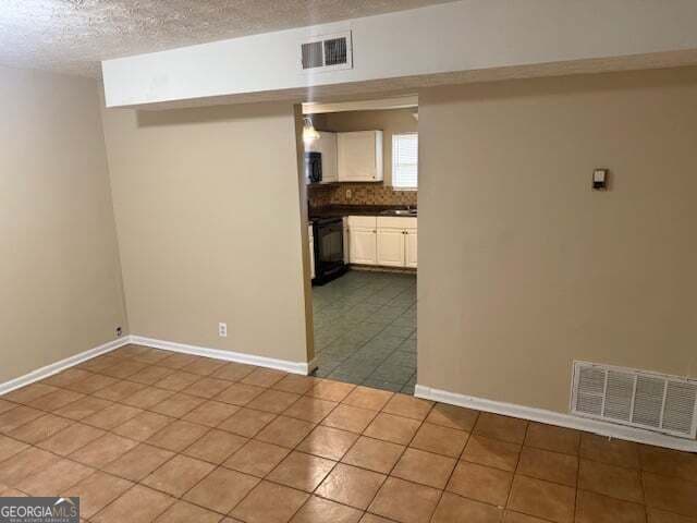3 bedroom, 1.5 bathroom, 1,080 sq ft townhouse for rent at 1166 Dogwood Court, Conyers, GA 30012 for $1,400 a month — photo 2