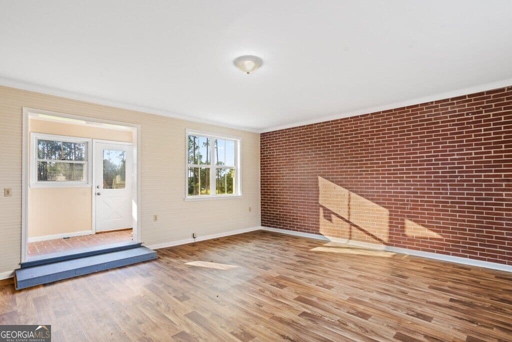 3 bedroom, 2 bathroom, 2,638 sq ft single family residence for sale at 407 Westgreen Road, Douglas, GA 31533 — photo 3