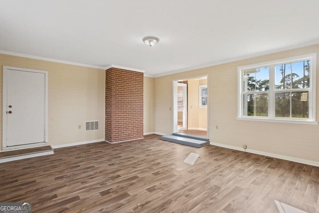 3 bedroom, 2 bathroom, 2,638 sq ft single family residence for sale at 407 Westgreen Road, Douglas, GA 31533 — photo 4