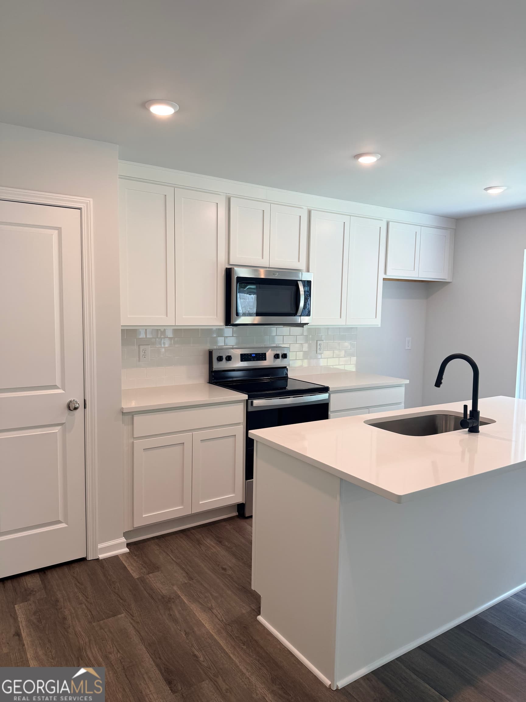 4 bedroom, 3.5 bathroom, 2,008 sq ft single family residence for sale at 1100 NW WEDGEWOOD Drive, Atlanta, GA 30318 — photo 6