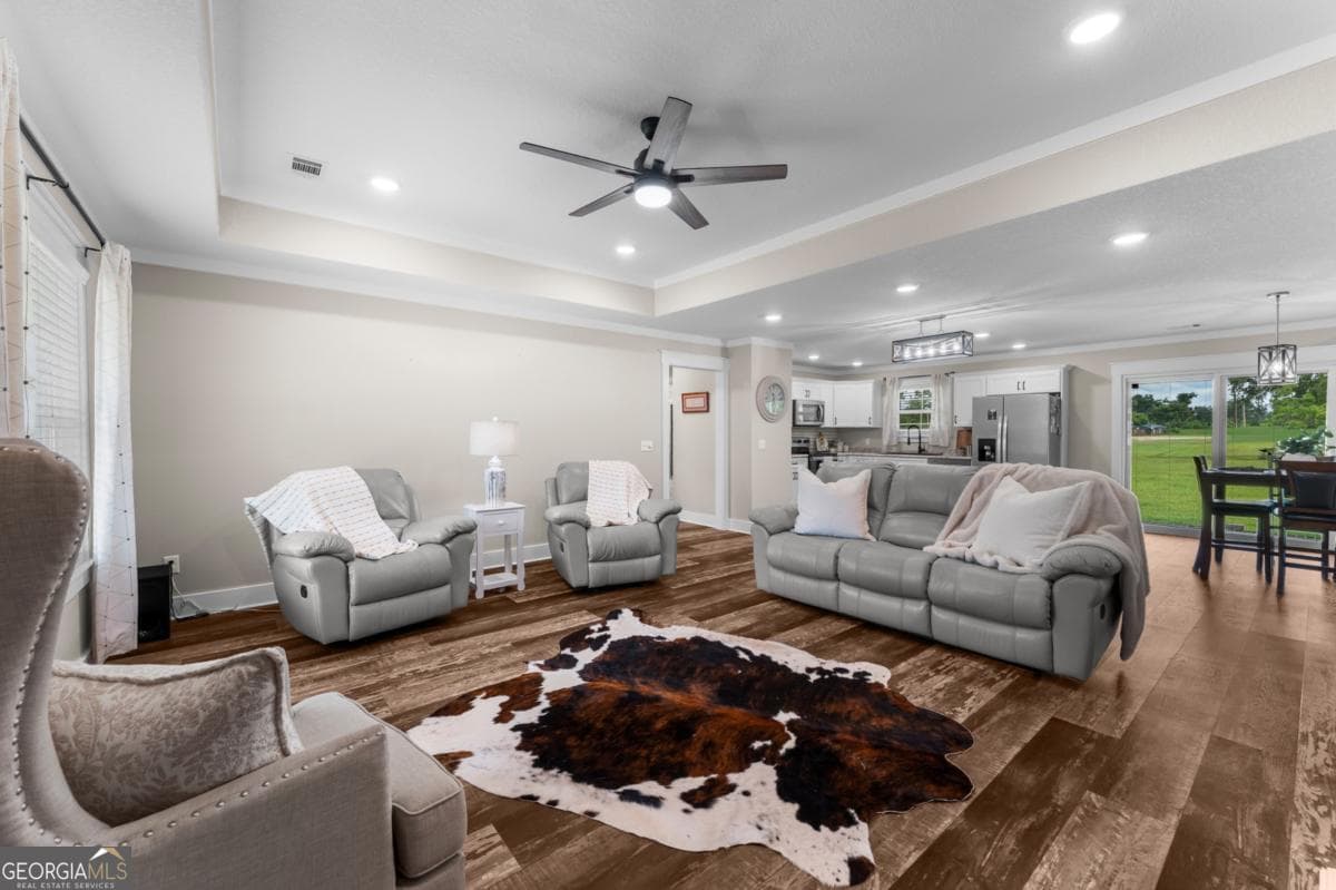 3 bedroom, 2 bathroom, 1,686 sq ft single family residence for sale at 334 W Pine Street, Metter, GA 30439 — photo 7