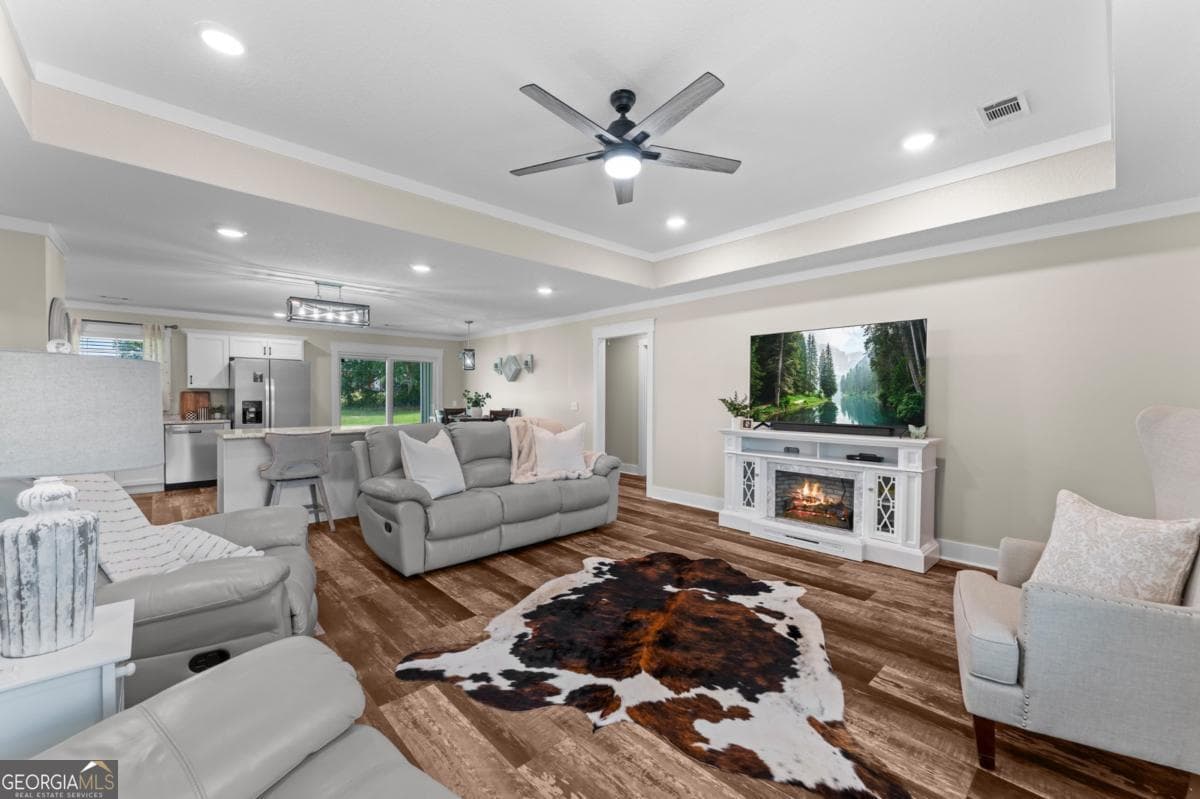 3 bedroom, 2 bathroom, 1,686 sq ft single family residence for sale at 334 W Pine Street, Metter, GA 30439 — photo 8