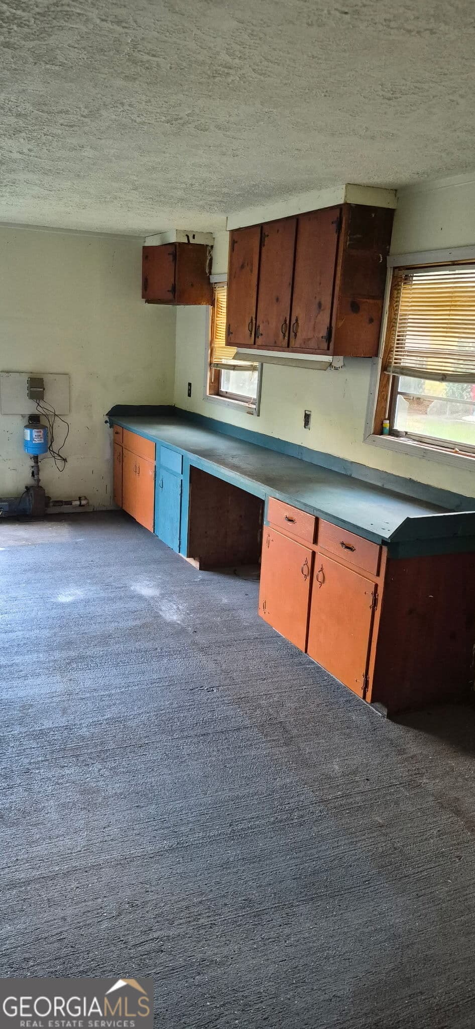 2 bedroom, 2 bathroom, 1,002 sq ft single family residence for sale at 2108 E 60th Street, Savannah, GA 31404 — photo 6