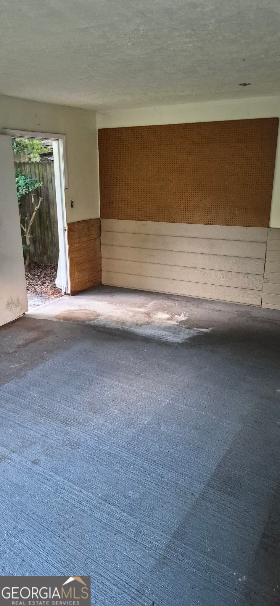 2 bedroom, 2 bathroom, 1,002 sq ft single family residence for sale at 2108 E 60th Street, Savannah, GA 31404 — photo 7