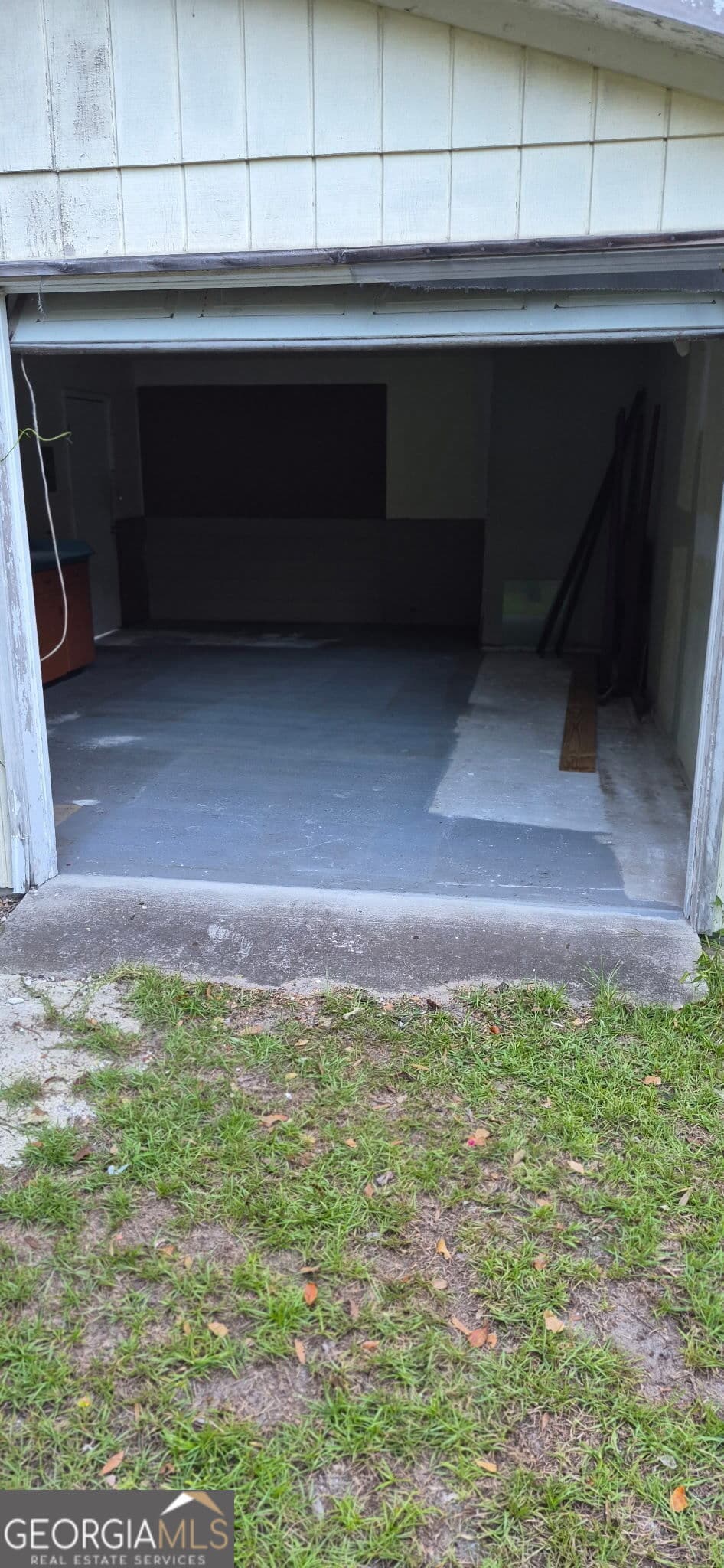2 bedroom, 2 bathroom, 1,002 sq ft single family residence for sale at 2108 E 60th Street, Savannah, GA 31404 — photo 5
