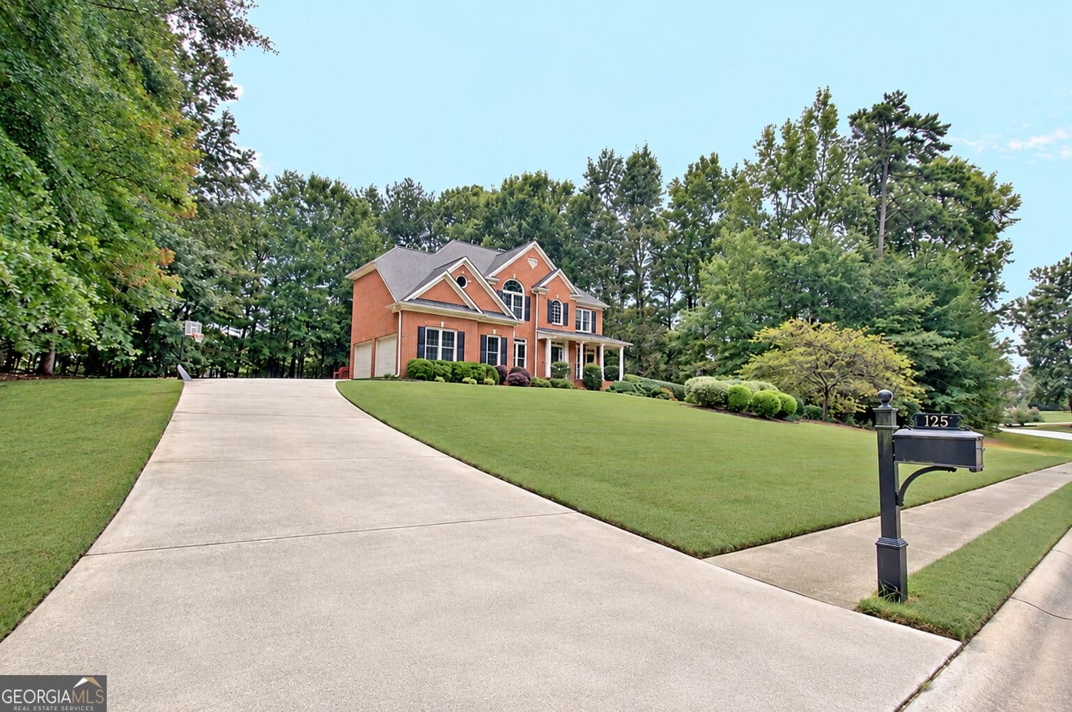 5 bedroom, 3 bathroom, 3,157 sq ft single family residence for sale at 125 Hedgewick Way, Tyrone, GA 30290 — photo 2