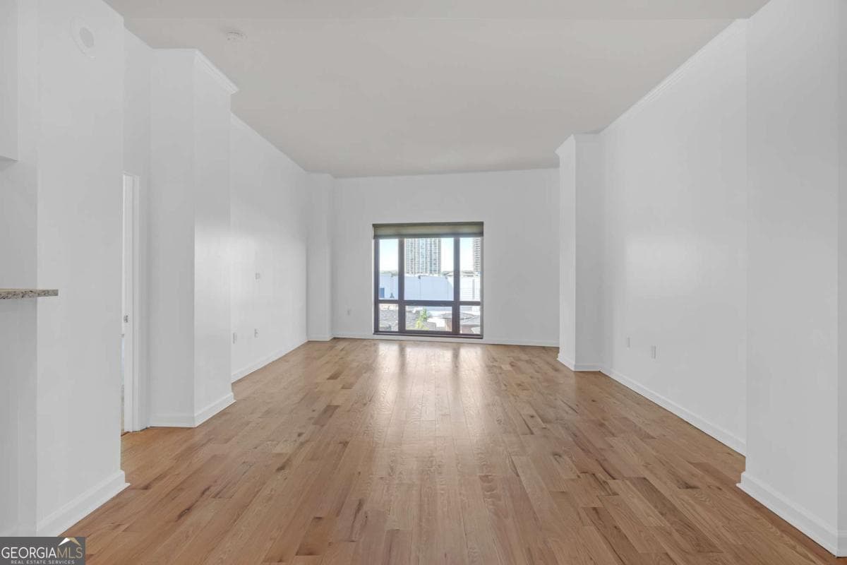 1 bedroom, 1 bathroom, 1,012 sq ft condominium for sale at 3475 Oak Valley Road 650, Atlanta, GA 30326 — photo 7
