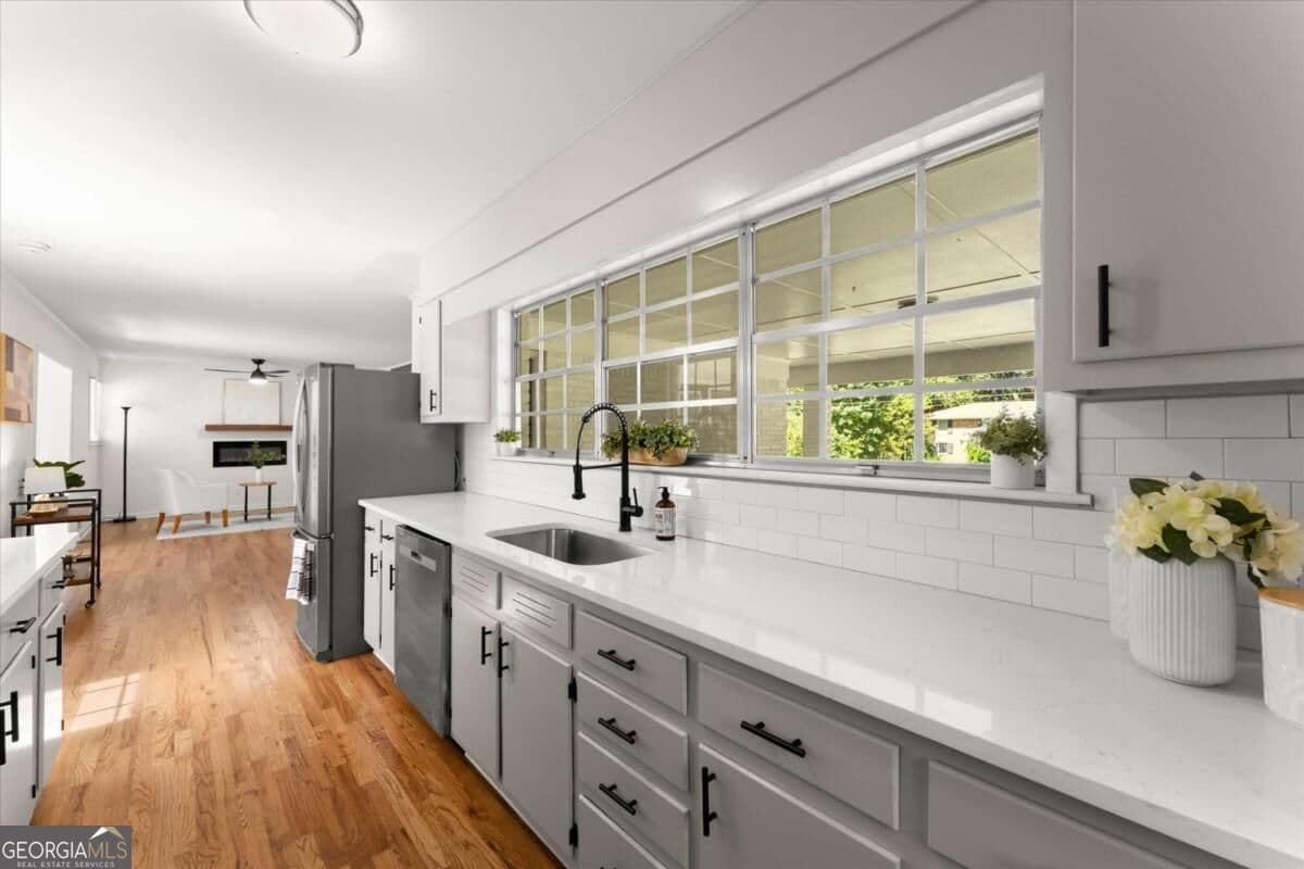 3 bedroom, 2 bathroom, 2,412 sq ft single family residence for sale at 1083 Amelia Drive, Marietta, GA 30060 — photo 7