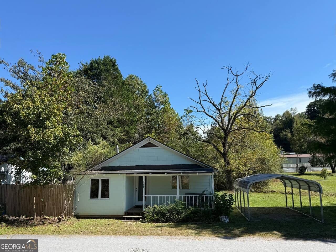 2 bedroom, 2 bathroom, 966 sq ft single family residence under contract at 211 Blair Street, Tiger, GA 30576