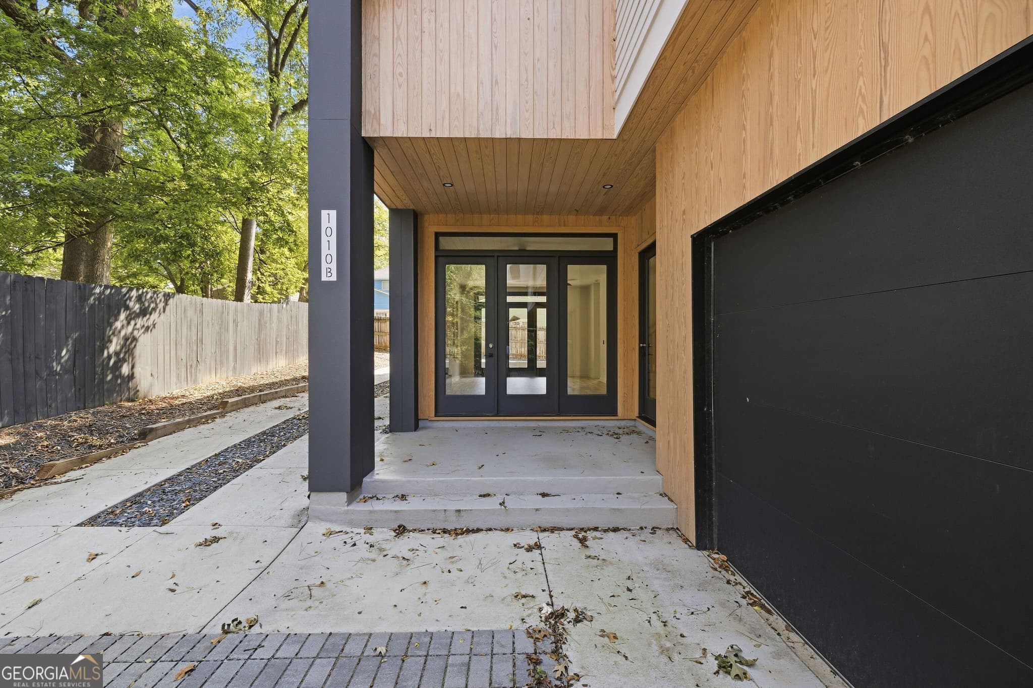 5 bedroom, 4 bathroom townhouse for sale at 1010 Boulevard B, Atlanta, GA 30312 — photo 2