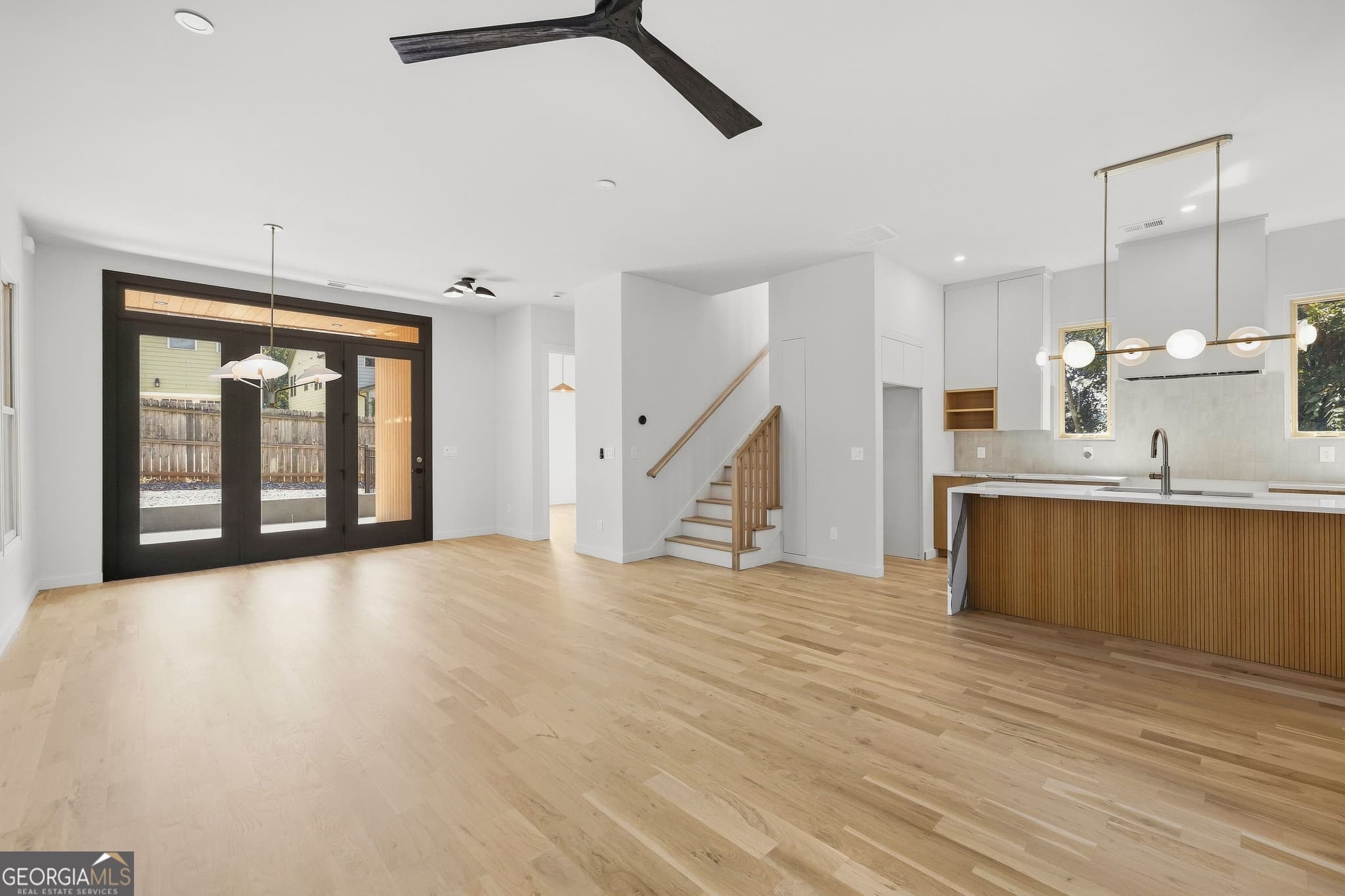 5 bedroom, 4 bathroom townhouse for sale at 1010 Boulevard B, Atlanta, GA 30312 — photo 4