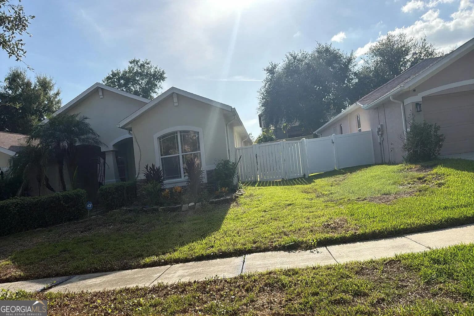 4 bedroom, 4 bathroom, 2,678 sq ft single family residence for sale at 2816 Rolling Acres Place, Valrico, FL 33596 — photo 2