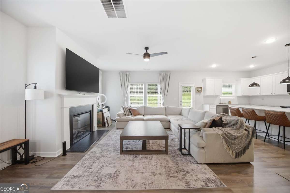 4 bedroom, 2.5 bathroom, 2,458 sq ft single family residence for sale at 1000 Northfield Drive, Conyers, GA 30013 — photo 6