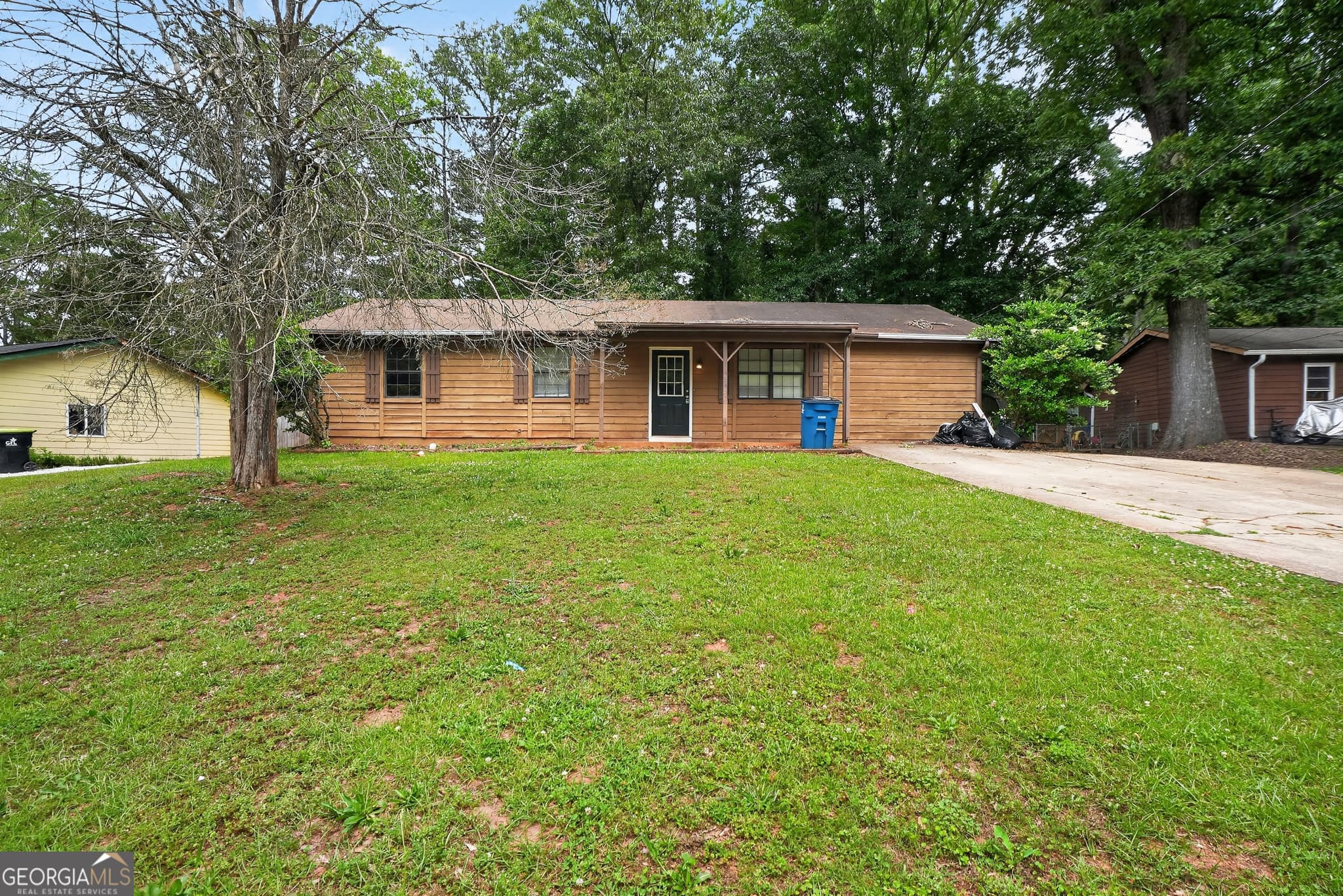 3 bedroom, 2 bathroom, 1,248 sq ft single family residence for sale at 287 Morris Drive, Conyers, GA 30094 — photo 1 of 28