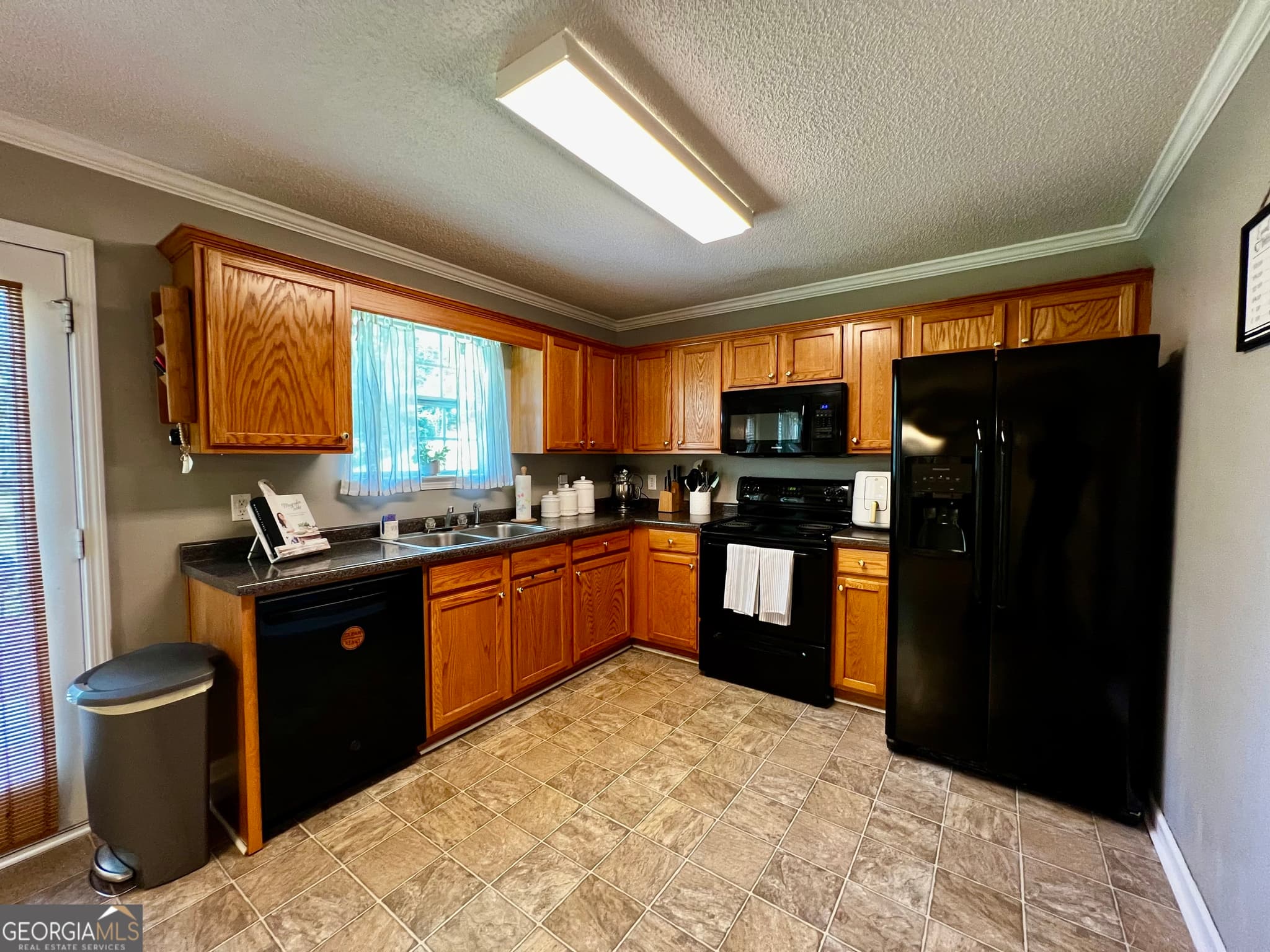 4 bedroom, 3 bathroom, 2,064 sq ft single family residence for sale at 230 Autumn Ridge Court, Gray, GA 31032 — photo 9