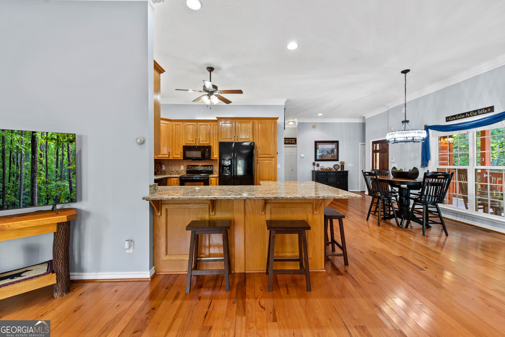 3 bedroom, 3 bathroom, 3,660 sq ft cabin,single family residence for sale at 414 Mulkey Drive, Murphy, NC 28906 — photo 9