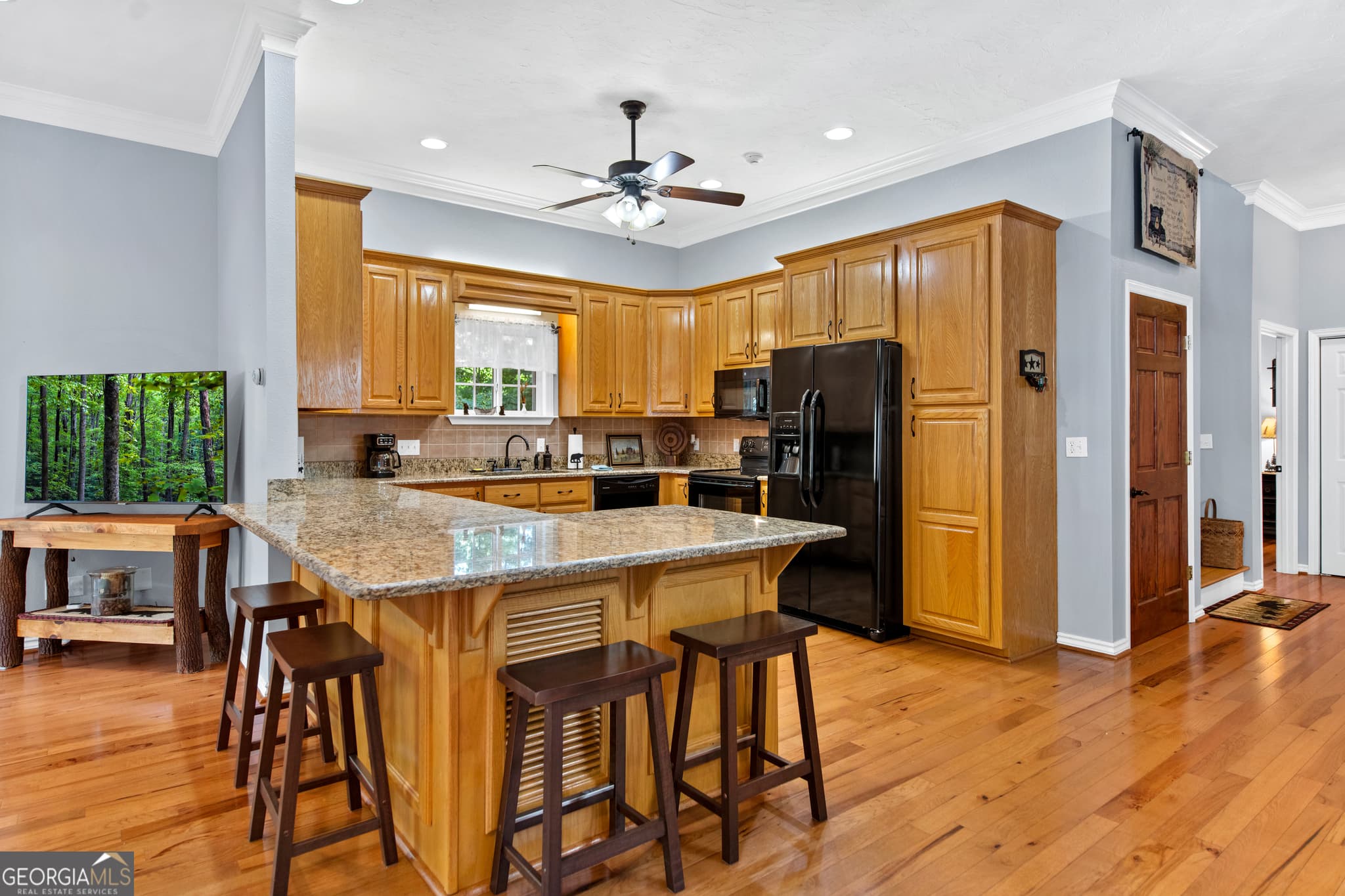 3 bedroom, 3 bathroom, 3,660 sq ft cabin,single family residence for sale at 414 Mulkey Drive, Murphy, NC 28906 — photo 10