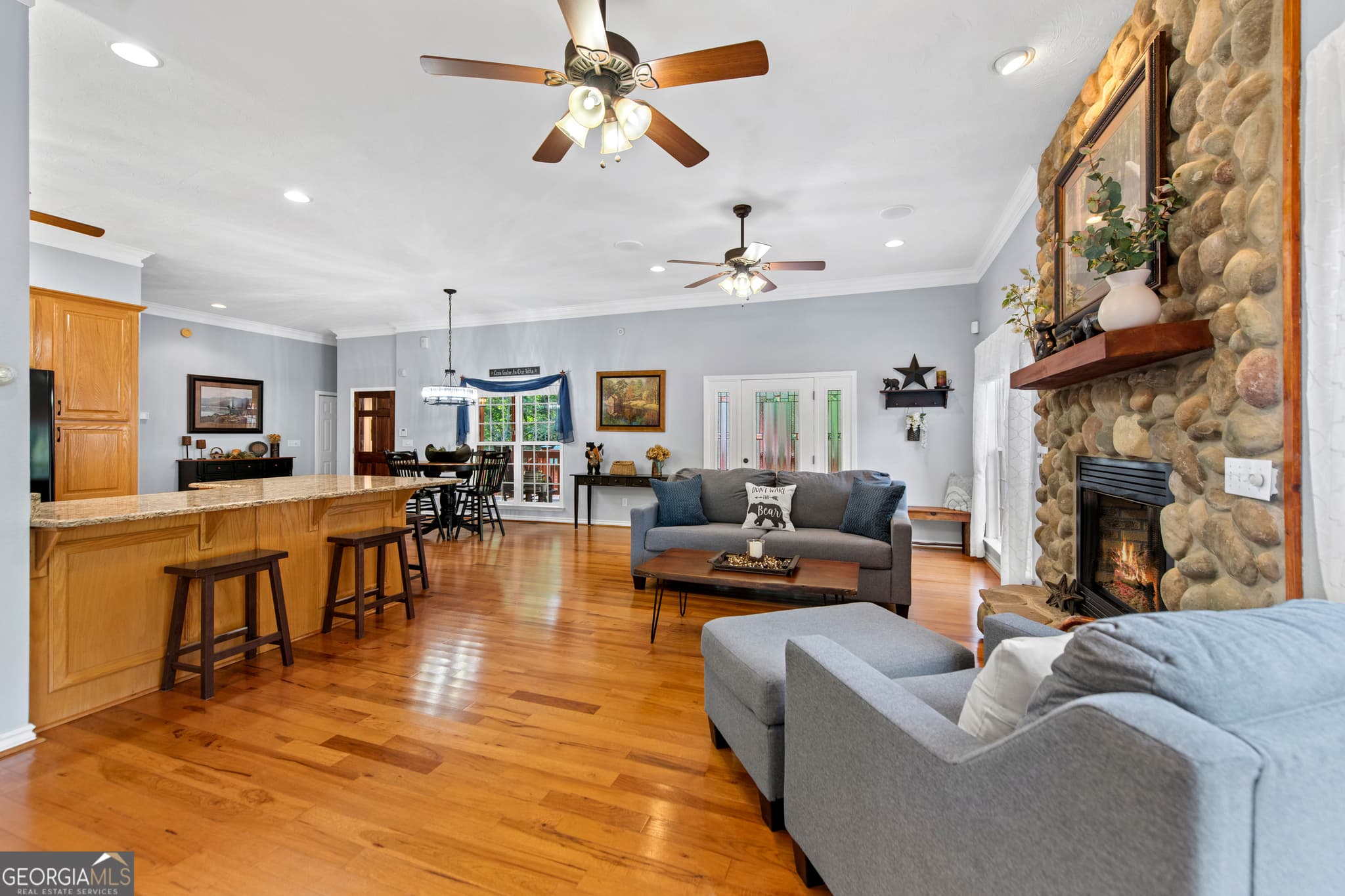 3 bedroom, 3 bathroom, 3,660 sq ft cabin,single family residence for sale at 414 Mulkey Drive, Murphy, NC 28906 — photo 8