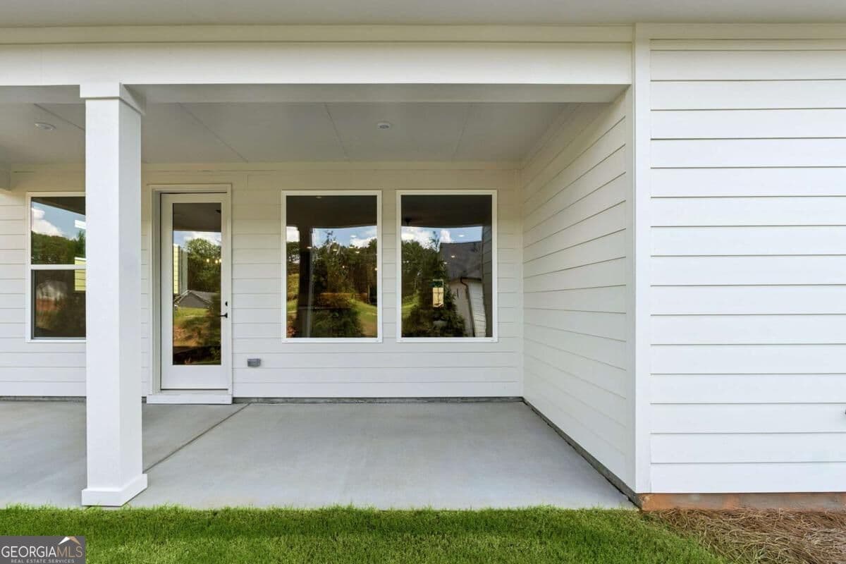 3 bedroom, 2 bathroom, 2,287 sq ft single family residence for sale at 263 Strawberry Lane, Woodstock, GA 30189 — photo 2
