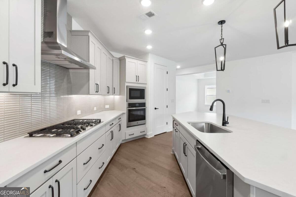 3 bedroom, 2 bathroom, 2,287 sq ft single family residence for sale at 263 Strawberry Lane, Woodstock, GA 30189 — photo 7