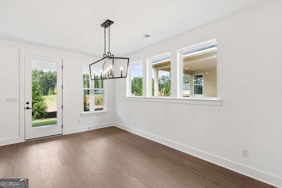3 bedroom, 2 bathroom, 2,287 sq ft single family residence for sale at 263 Strawberry Lane, Woodstock, GA 30189 — photo 9