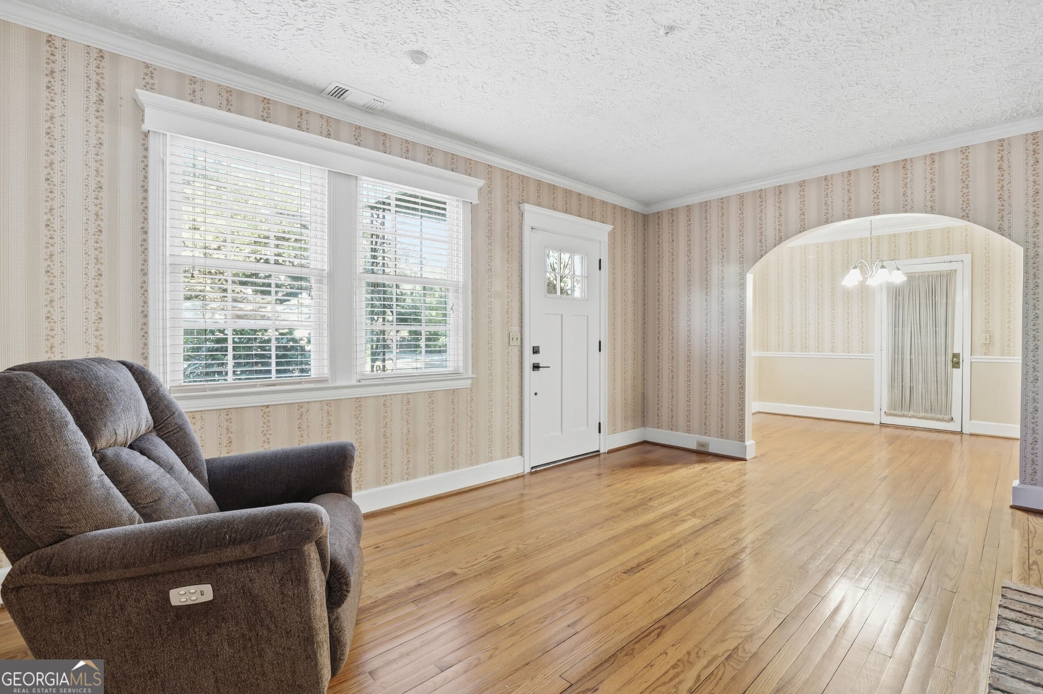 4 bedroom, 3 bathroom, 2,705 sq ft single family residence for sale at 1333 E 52nd Street, Savannah, GA 31404 — photo 5