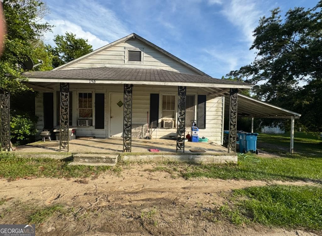 3 bedroom, 2 bathroom, 1,080 sq ft single family residence sold at 156 East Clifton Avenue, Lyons, GA 30436