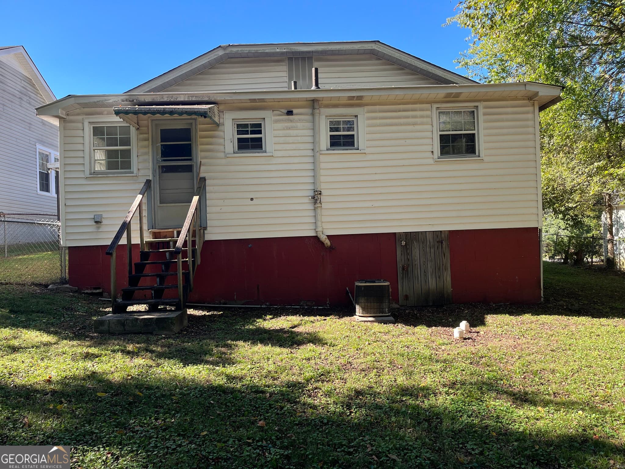 2 bedroom, 1 bathroom, 1,194 sq ft single family residence for sale at 16 Blanche Avenue, Rome, GA 30161 — photo 2