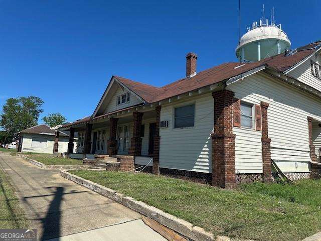 6 bedroom, 3 bathroom mixed use for sale at 130 S Washington Street, Lyons, GA 30436