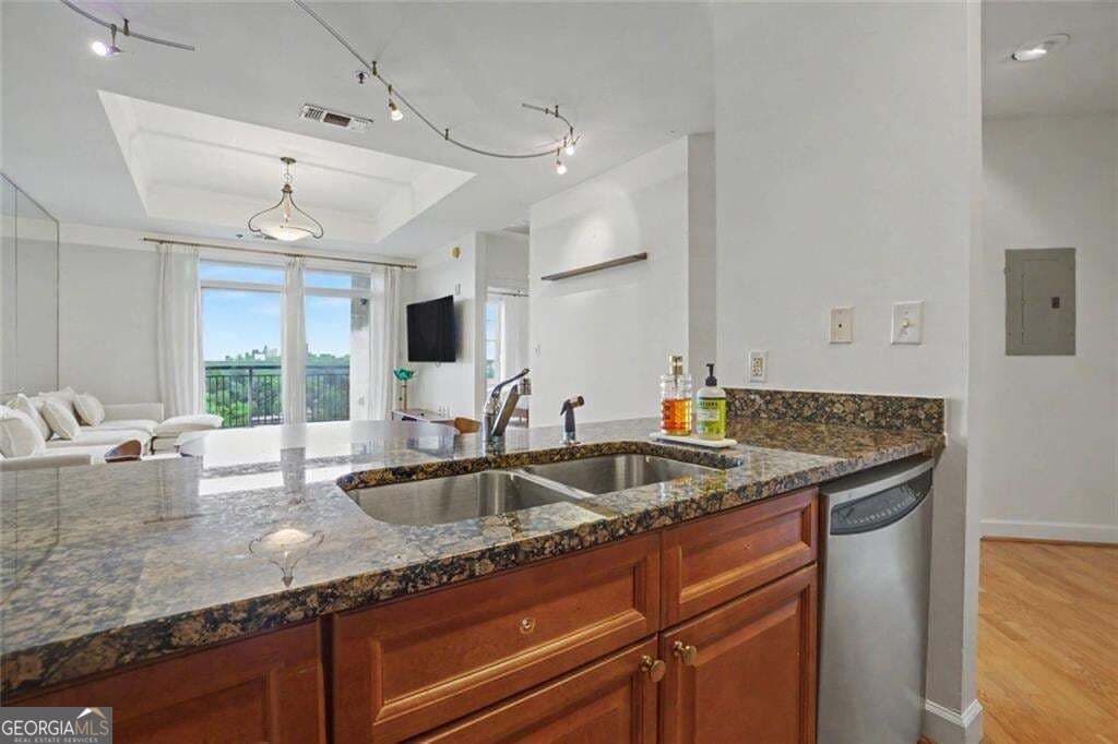 1 bedroom, 1 bathroom, 874 sq ft condominium for sale at 325 E Paces Ferry Road 1107, Atlanta, GA 30305 — photo 2