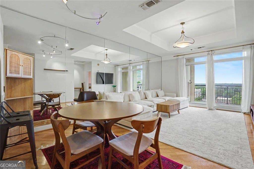 1 bedroom, 1 bathroom, 874 sq ft condominium for sale at 325 E Paces Ferry Road 1107, Atlanta, GA 30305 — photo 6