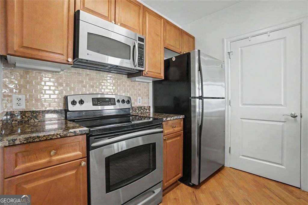 1 bedroom, 1 bathroom, 874 sq ft condominium for sale at 325 E Paces Ferry Road 1107, Atlanta, GA 30305 — photo 3