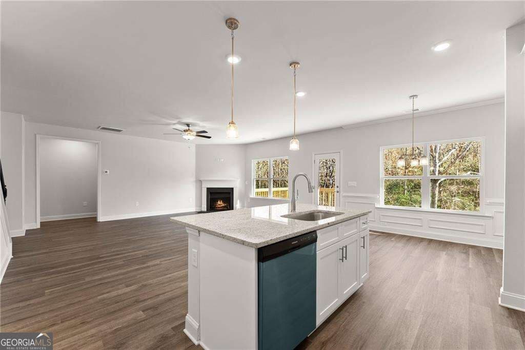 5 bedroom, 4 bathroom, 3,900 sq ft single family residence for sale at 111 HALLOWED Drive, Commerce, GA 30530 — photo 5