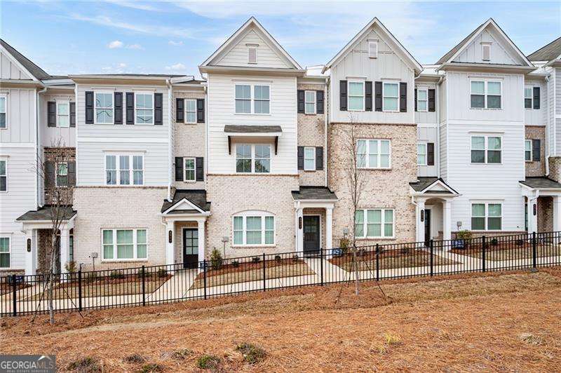 3 bedroom, 3.5 bathroom townhouse for sale at 3322 Cranston Lane, Kennesaw, GA 30144