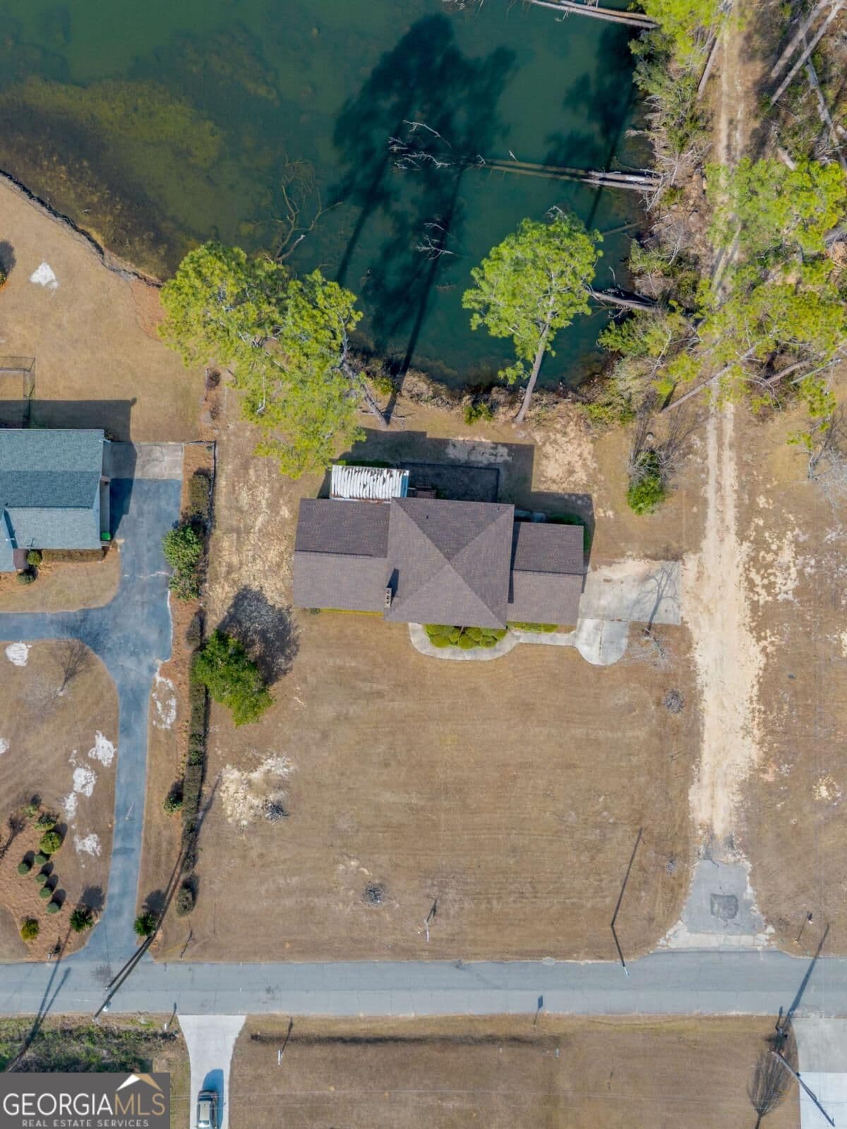 4 bedroom, 3 bathroom, 2,852 sq ft single family residence for sale at 1729 W Forest Drive, Douglas, GA 31533 — photo 7
