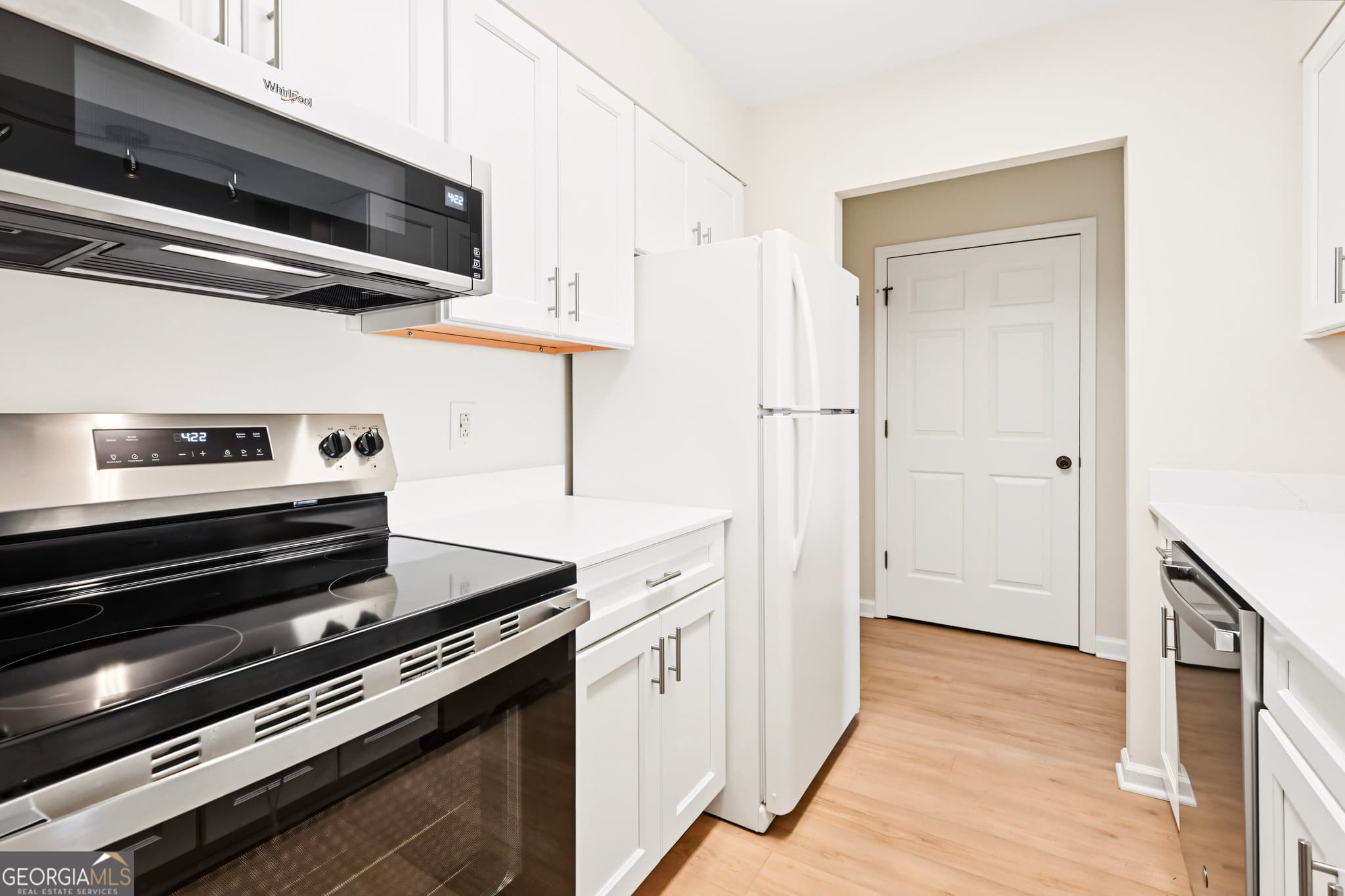 1 bedroom, 1 bathroom, 757 sq ft condominium for rent at 300 Johnson Ferry Road B1007, Atlanta, GA 30328 for $1,750 a month — photo 3