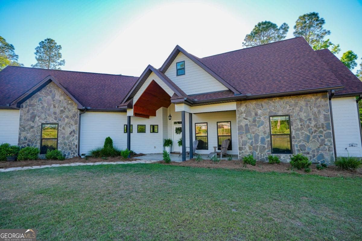 3 bedroom, 2.5 bathroom, 2,479 sq ft single family residence for sale at 904 W Grossman Drive, Vidalia, GA 30474