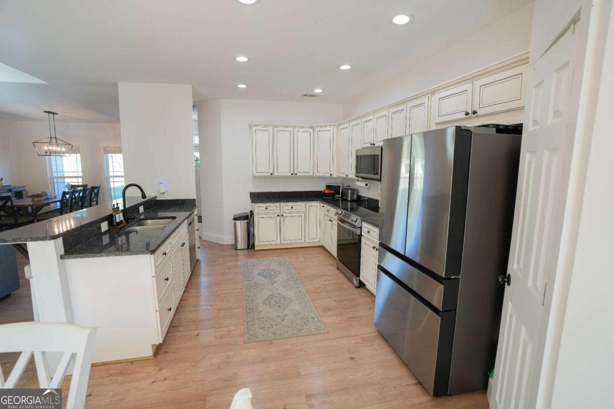 3 bedroom, 2.5 bathroom, 2,479 sq ft single family residence for sale at 904 W Grossman Drive, Vidalia, GA 30474 — photo 9