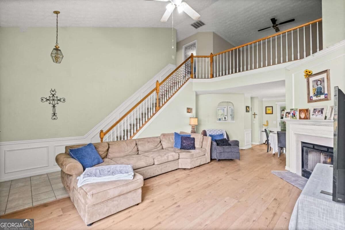3 bedroom, 2 bathroom, 1,688 sq ft single family residence for sale at 131 Weatherstone Drive, Woodstock, GA 30188 — photo 6