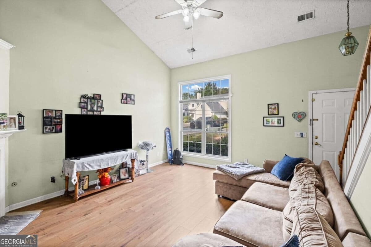 3 bedroom, 2 bathroom, 1,688 sq ft single family residence for sale at 131 Weatherstone Drive, Woodstock, GA 30188 — photo 9