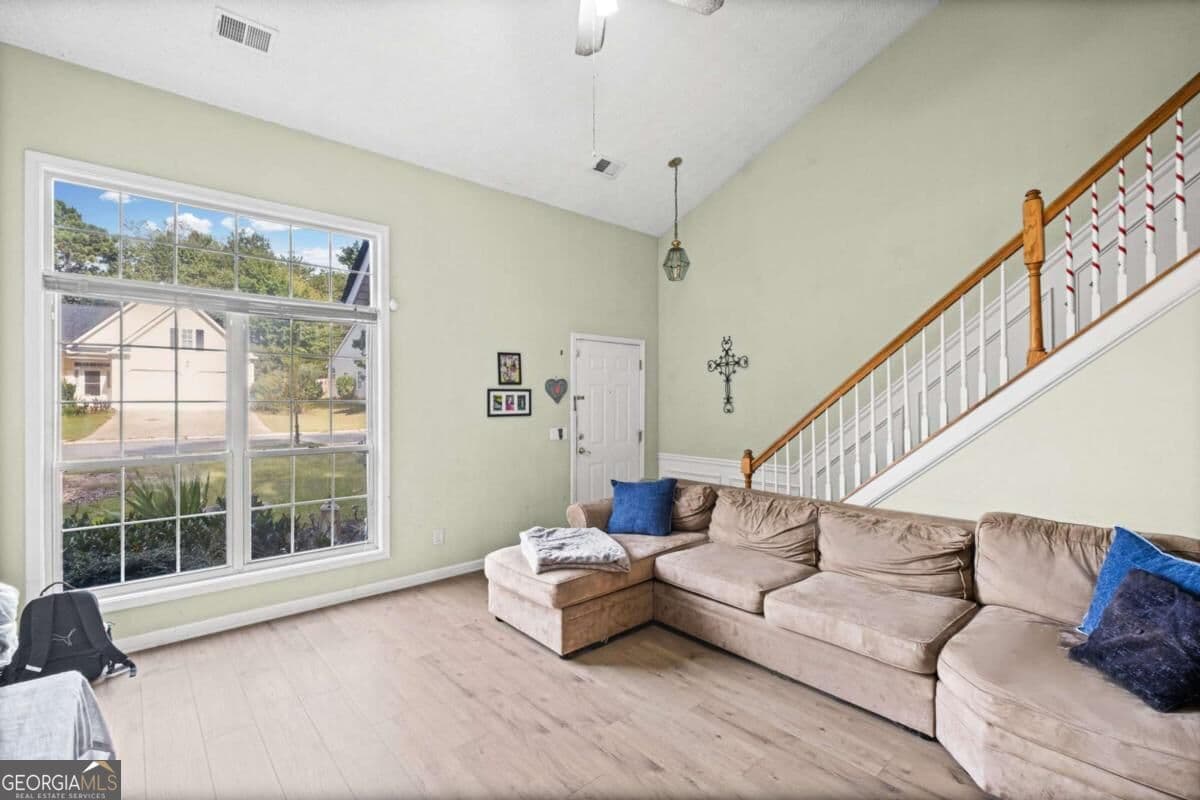 3 bedroom, 2 bathroom, 1,688 sq ft single family residence for sale at 131 Weatherstone Drive, Woodstock, GA 30188 — photo 8