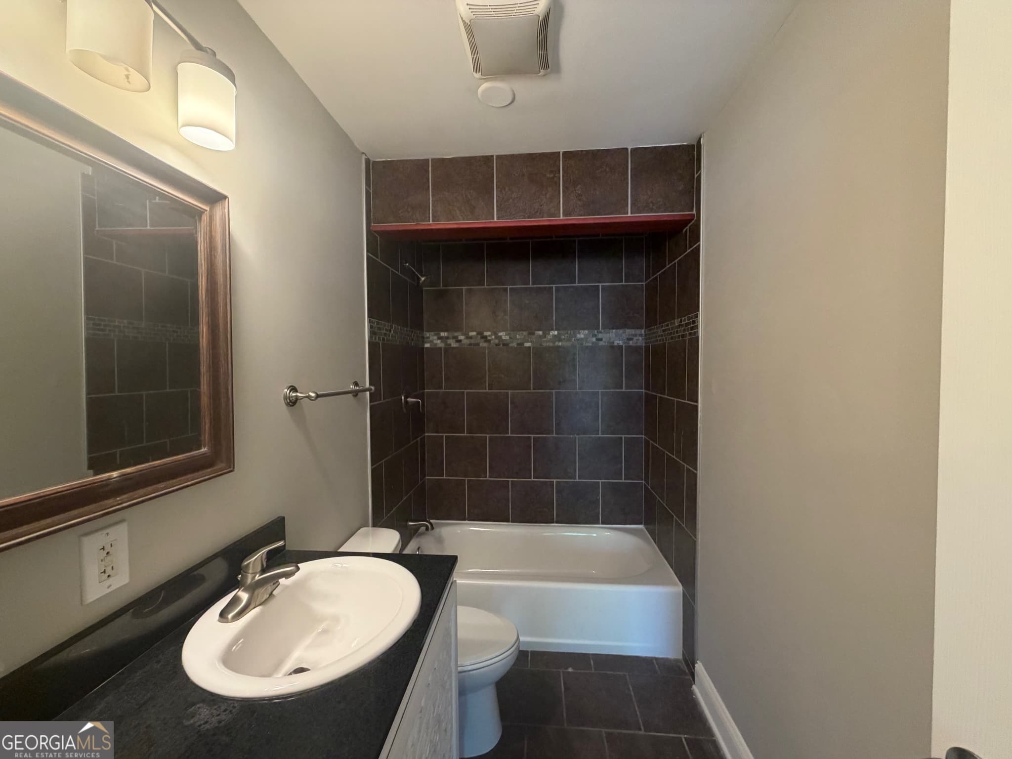 4 bedroom, 2 bathroom, 2,202 sq ft single family residence for sale at 8208 Connally Drive, Douglasville, GA 30134 — photo 7