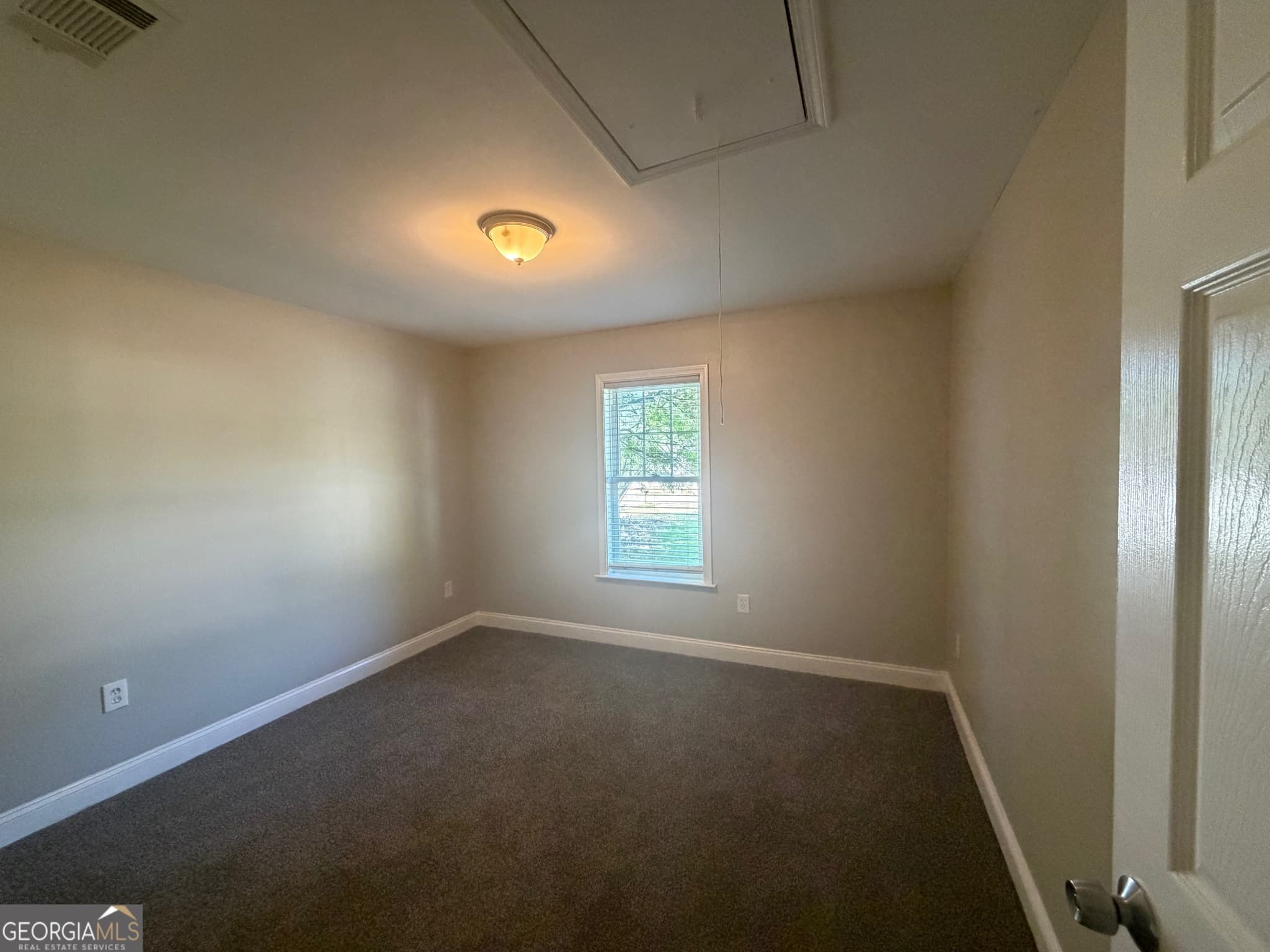 4 bedroom, 2 bathroom, 2,202 sq ft single family residence for sale at 8208 Connally Drive, Douglasville, GA 30134 — photo 5