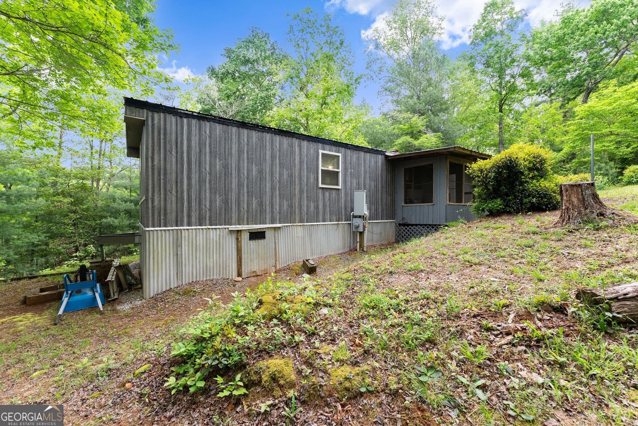 2 bedroom, 1 bathroom, 672 sq ft manufactured home,single family residence for sale at 477 Corinth Church Road, Cleveland, GA 30528 — photo 2