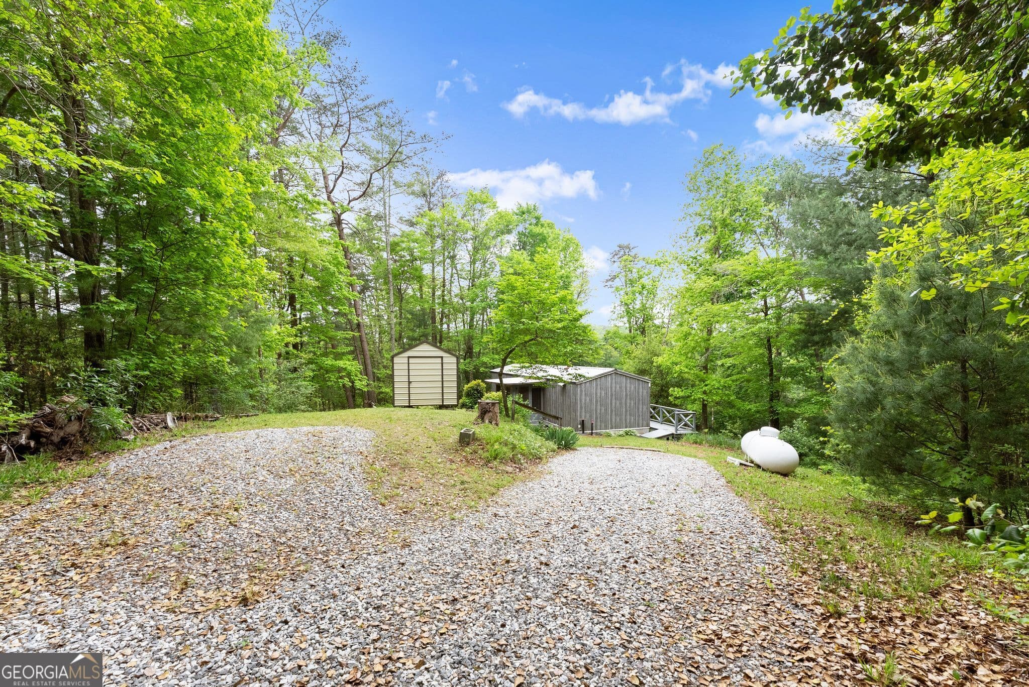 2 bedroom, 1 bathroom, 672 sq ft manufactured home,single family residence for sale at 477 Corinth Church Road, Cleveland, GA 30528 — photo 1 of 33
