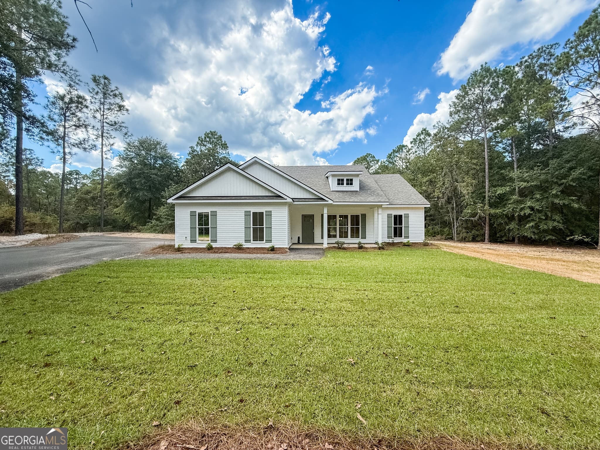 3 bedroom, 2 bathroom, 1,651 sq ft single family residence sold at 375 Canoochee Drive, Claxton, GA 30417