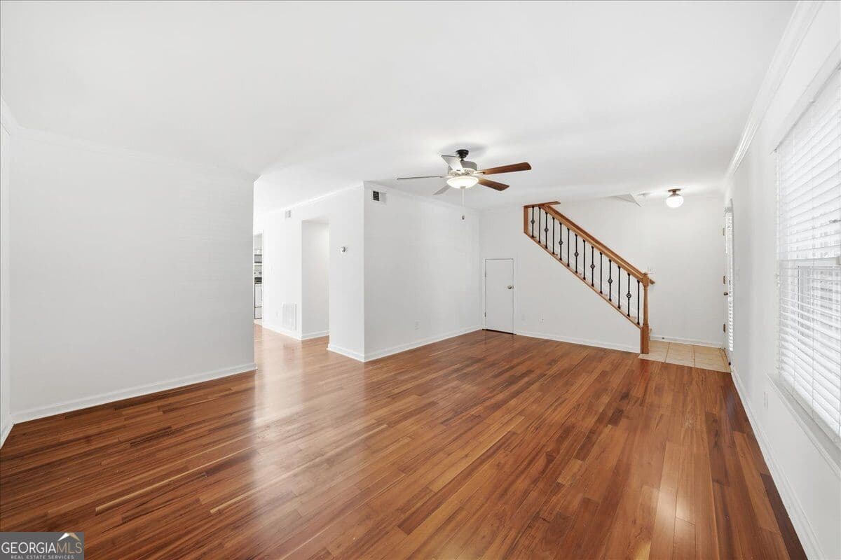 3 bedroom, 2.5 bathroom, 1,600 sq ft condominium for sale at 1402 Brighton Point, Sandy Springs, GA 30328 — photo 9