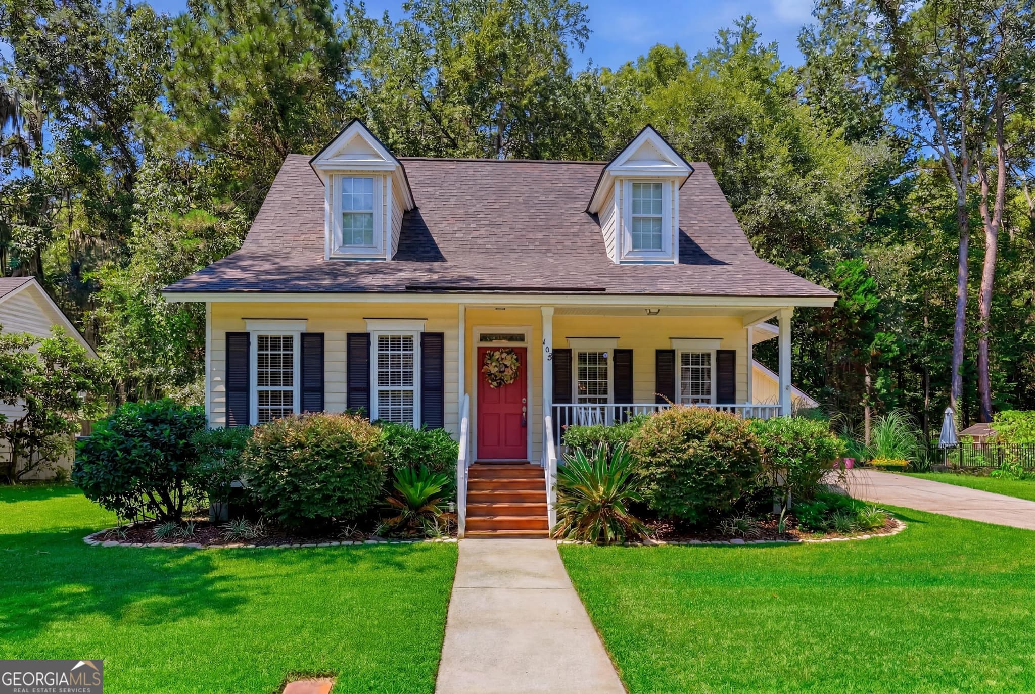 3 bedroom, 3.5 bathroom, 1,476 sq ft single family residence for sale at 105 Cottage Court, Richmond Hill, GA 31324